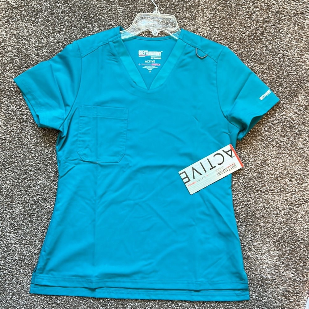 Gret’s Anatomy tuck-in scrub top